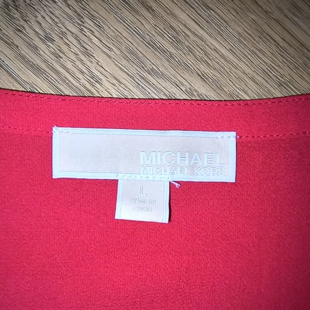 Michael Kors Red Studded Hi-Lo Hem Blouse in Size L - Picture 6 of 14